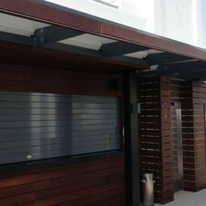 Selene pergola with fixed roof